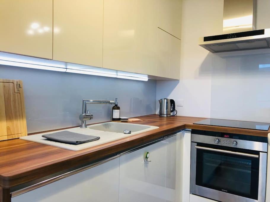 Cosy Apartement Near Geneva Saint-Julien-en-Genevois Exterior photo