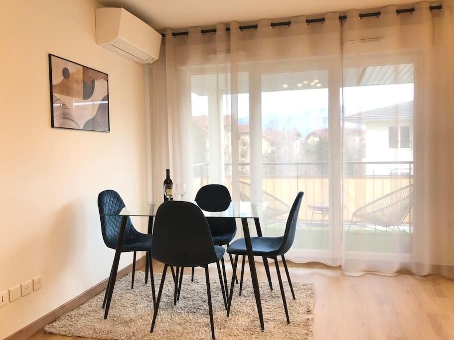 Cosy Apartement Near Geneva Saint-Julien-en-Genevois Exterior photo