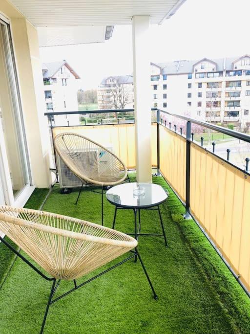 Cosy Apartement Near Geneva Saint-Julien-en-Genevois Exterior photo